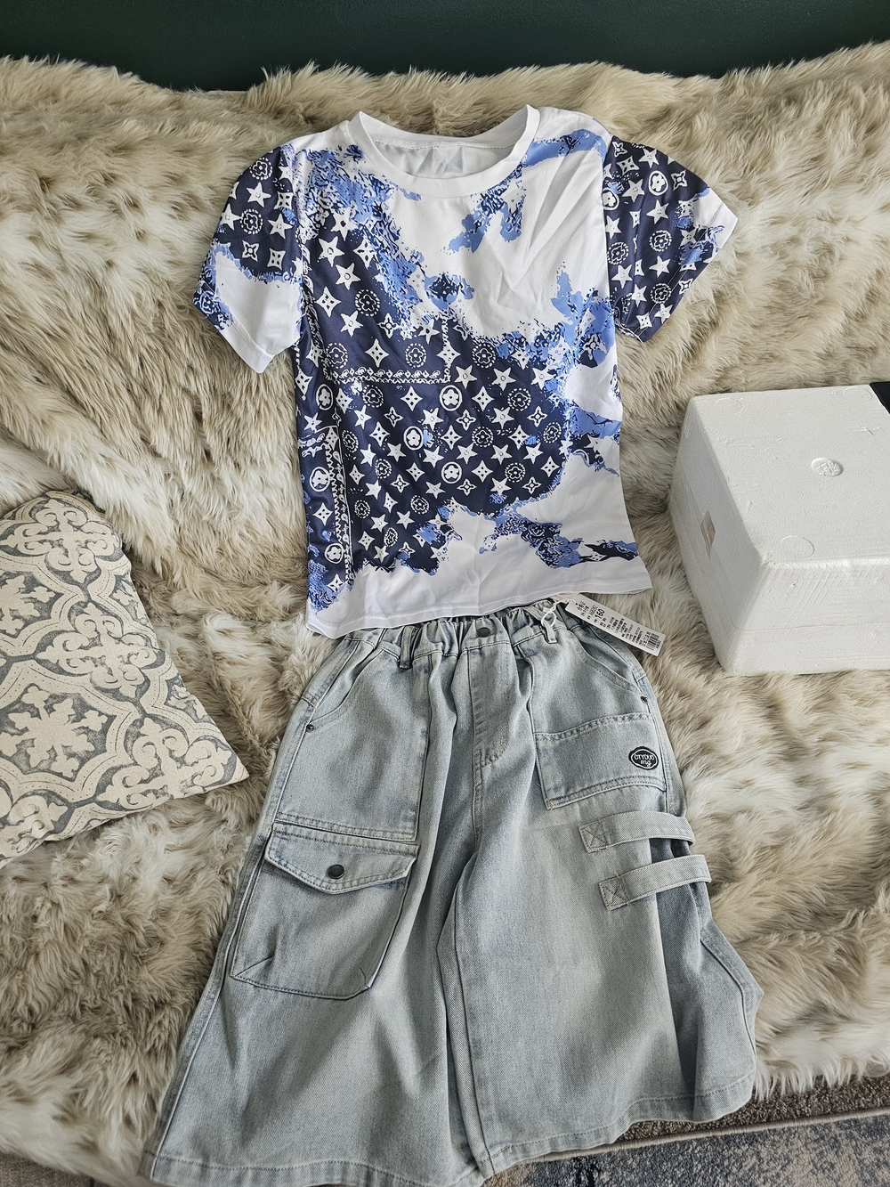 a new day White & Navy Graphic Logo-Print Tee